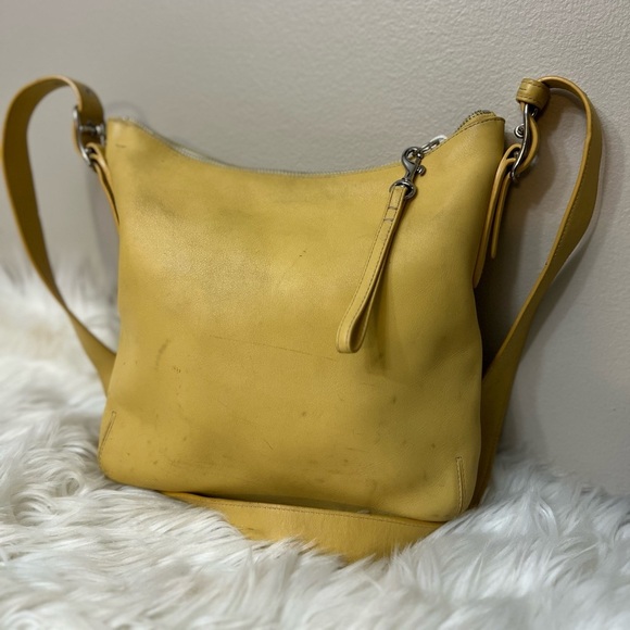 Vintage Coach #9326 Yellow Leather Shoulder Bag - Picture 2 of 12